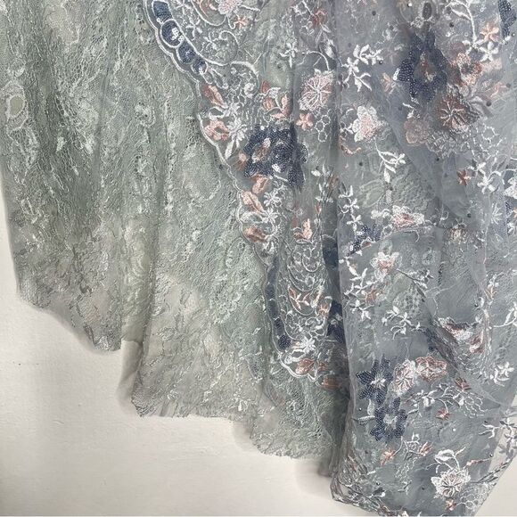 Mac Duggal 67936 Size 12 Bishop Sleeve Embroidered Mermaid Platinum Dress - Picture 9 of 12